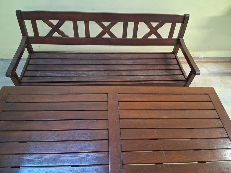 Mobilier pt exterior: mese si banci din lemn
