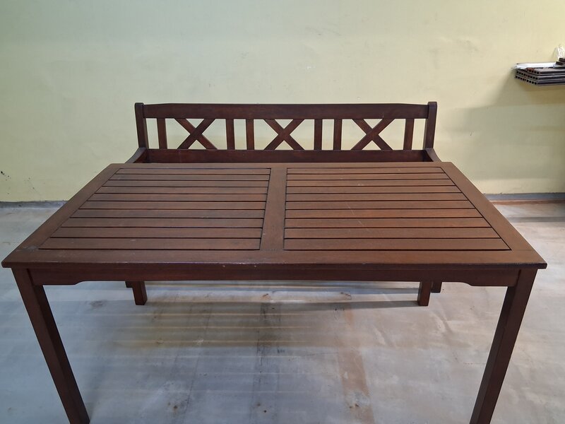 Mobilier pt exterior: mese si banci din lemn